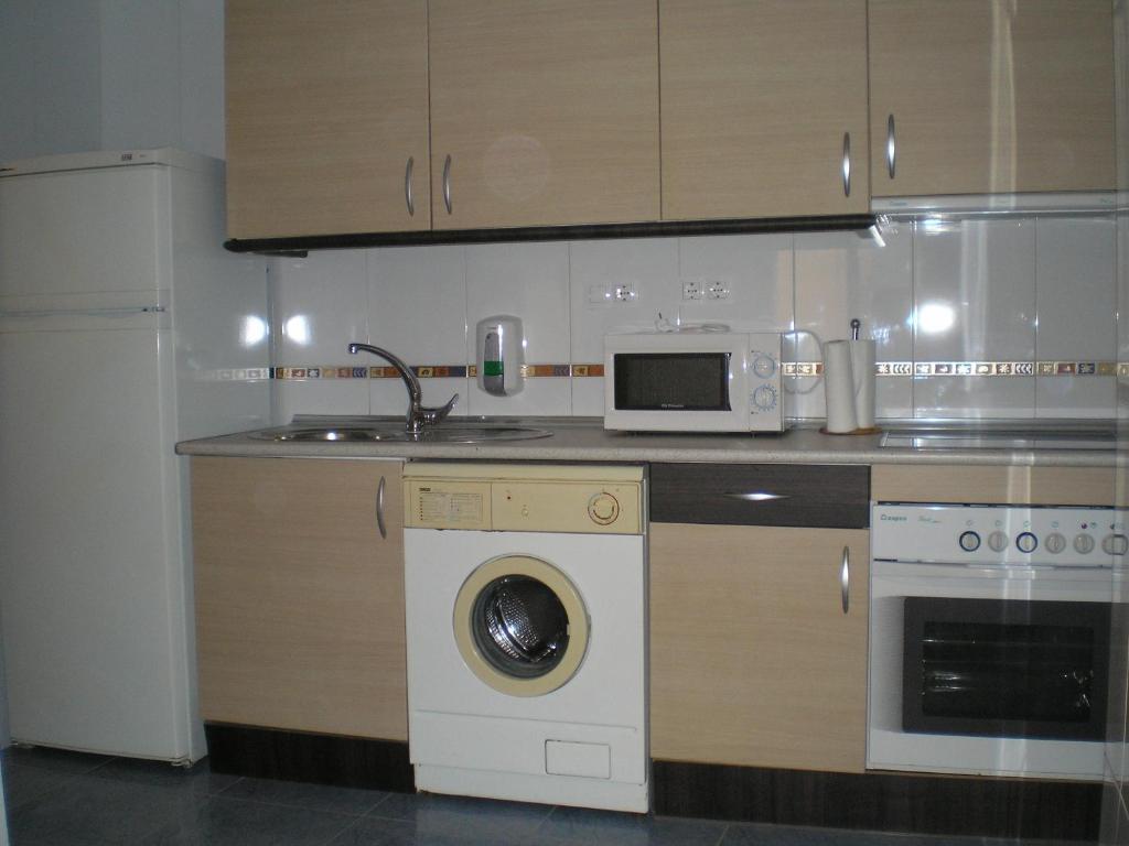 Apartamentos Turisticos Reyes Catolicos Σαραγόσα Δωμάτιο φωτογραφία