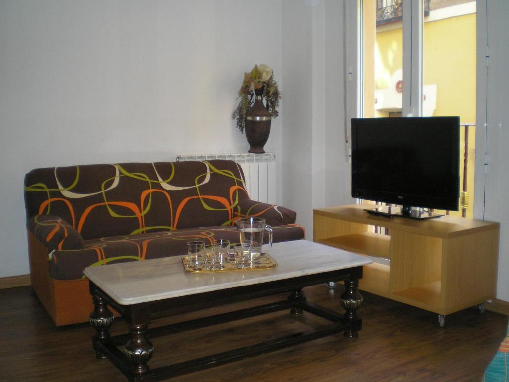 Apartamentos Turisticos Reyes Catolicos Σαραγόσα Εξωτερικό φωτογραφία